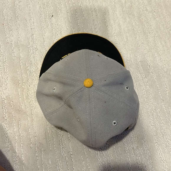 New Era Flat Brim 9FIFTY Los Angeles Lakers NBA Black Grey Yellow Snapback Cap - Picture 7 of 7